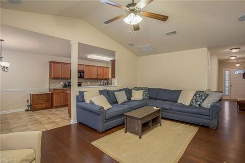 654 Chas Ct, High Point, NC 27265 photo 13