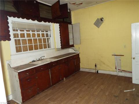 417 Cable St, High Point, NC 27260 photo 9
