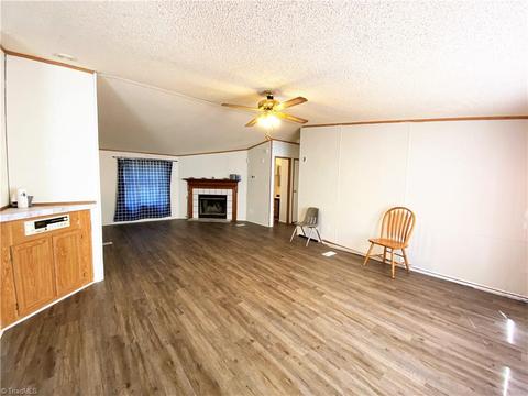 275 Reginald Rd, Mayodan, NC 27027 photo 4