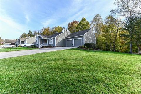 502 Harrogate Ct, High Point, NC 27262 photo 3