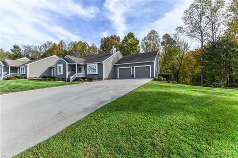 502 Harrogate Ct, High Point, NC 27262 photo 4