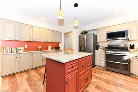 502 Harrogate Ct, High Point, NC 27262 photo 24