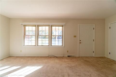 2310 Hemlock Dr, High Point, NC 27265 photo 14
