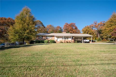 2310 Hemlock Dr, High Point, NC 27265 photo 1