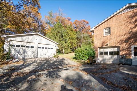 2310 Hemlock Dr, High Point, NC 27265 photo 6