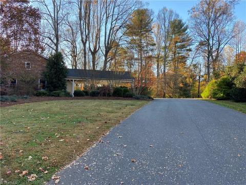 223 Beechtree Cir, Mount Airy, NC 27030 photo 6