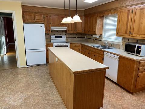 223 Beechtree Cir, Mount Airy, NC 27030 photo 26