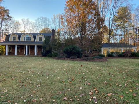 223 Beechtree Cir, Mount Airy, NC 27030 photo 5