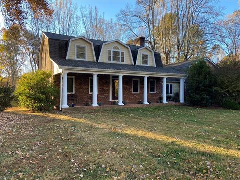 223 Beechtree Cir, Mount Airy, NC 27030 photo 4