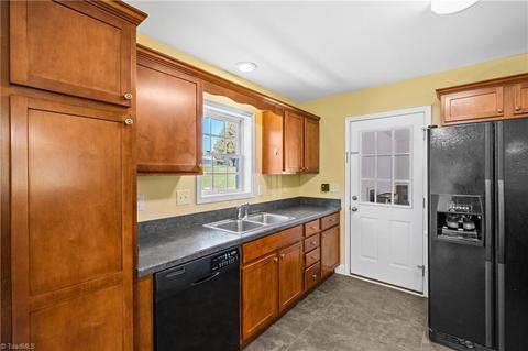 241 Whitehurst Ln, Lowgap, NC 27024 photo 6