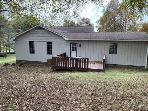 4724 Whisper Oak Dr, Trinity, NC 27370 photo 3