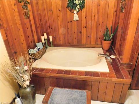 5050 Robbins Country Rd, Trinity, NC 27370 photo 9