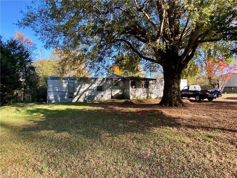 4184 Fairwood Dr, Trinity, NC 27370 photo 2