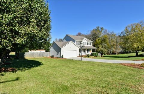 111 Montclair Dr, Advance, NC 27006 photo 5