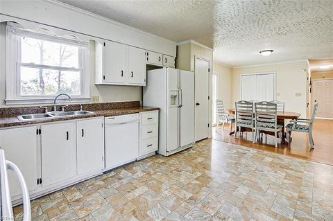 5015 Windemere Cir, Trinity, NC 27370 photo 9