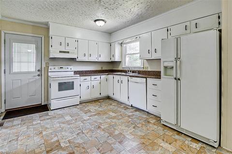 5015 Windemere Cir, Trinity, NC 27370 photo 8
