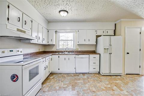 5015 Windemere Cir, Trinity, NC 27370 photo 7