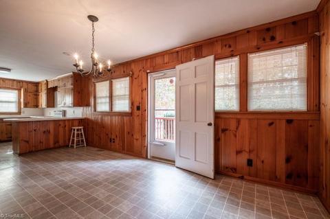 811 Main St, Elkin, NC 28621 photo 10