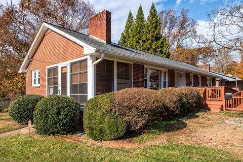 811 Main St, Elkin, NC 28621 photo 3