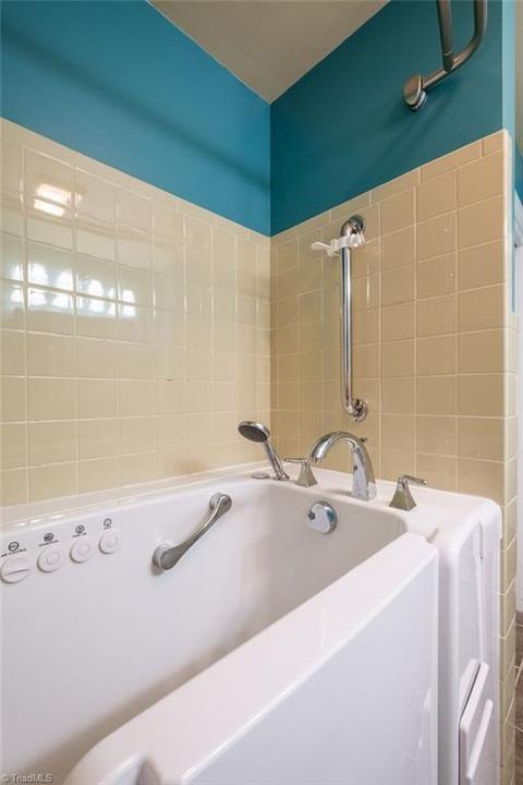 811 Main St, Elkin, NC 28621 photo 15