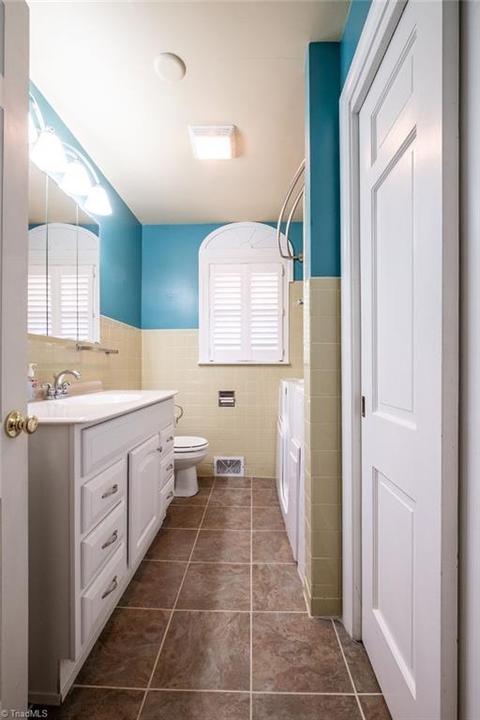 811 Main St, Elkin, NC 28621 photo 14