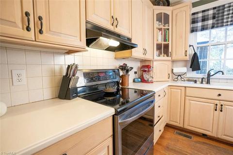 1512 Meta Ct, High Point, NC 27265 photo 19