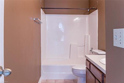 3164 Windchase Ct, High Point, NC 27265 photo 6