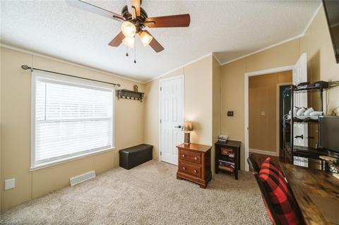 238 E Memorial Hwy, Harmony, NC 28634 photo 15