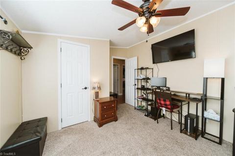 238 E Memorial Hwy, Harmony, NC 28634 photo 14