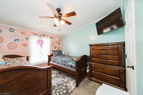 238 E Memorial Hwy, Harmony, NC 28634 photo 10