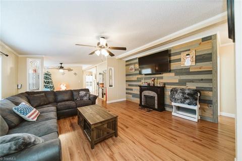 238 E Memorial Hwy, Harmony, NC 28634 photo 16