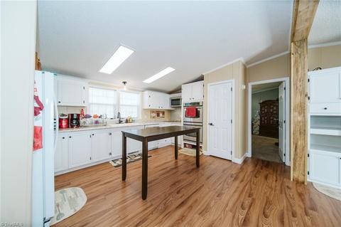 238 E Memorial Hwy, Harmony, NC 28634 photo 19