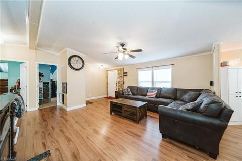 238 E Memorial Hwy, Harmony, NC 28634 photo 7