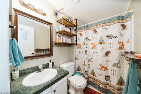 238 E Memorial Hwy, Harmony, NC 28634 photo 12