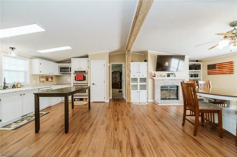 238 E Memorial Hwy, Harmony, NC 28634 photo 31