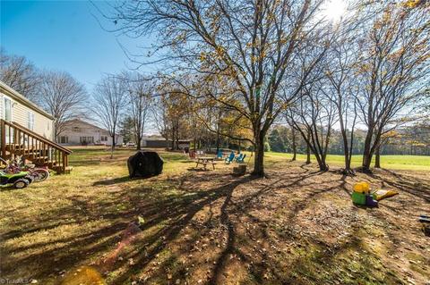 238 E Memorial Hwy, Harmony, NC 28634 photo 32
