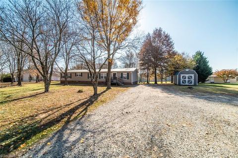 238 E Memorial Hwy, Harmony, NC 28634 photo 1
