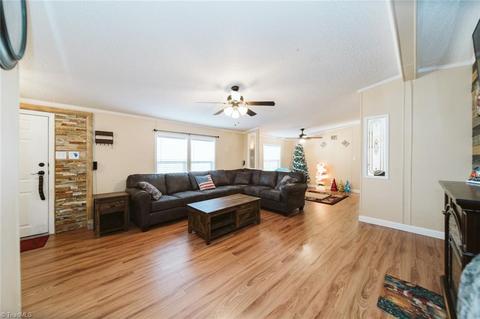 238 E Memorial Hwy, Harmony, NC 28634 photo 6