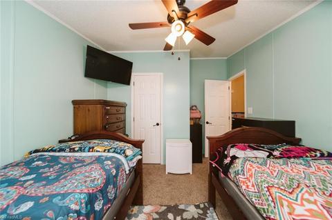 238 E Memorial Hwy, Harmony, NC 28634 photo 11