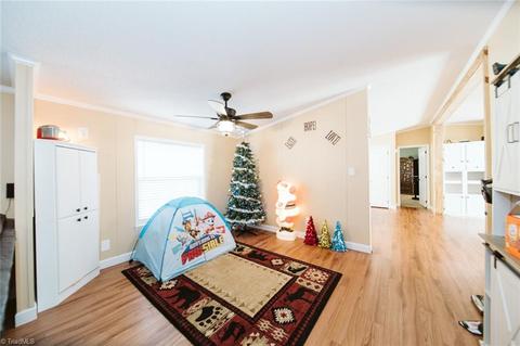238 E Memorial Hwy, Harmony, NC 28634 photo 17