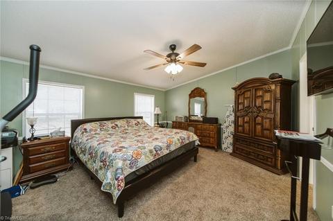 238 E Memorial Hwy, Harmony, NC 28634 photo 24