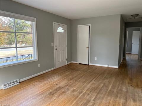 132 Sunview Ave, High Point, NC 27265 photo 5