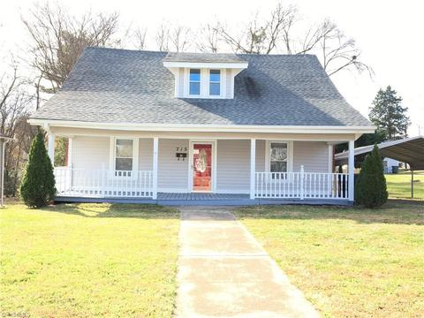 715 Patrick St, Eden, NC 27288 photo 1