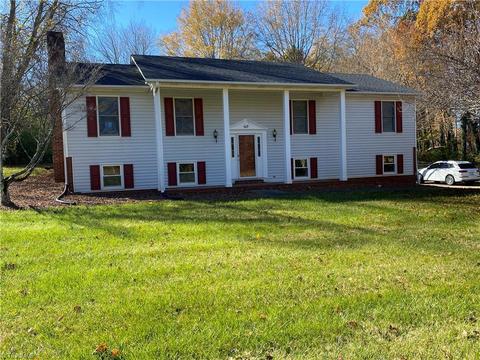 609 Dalton Rd, King, NC 27021 photo 1