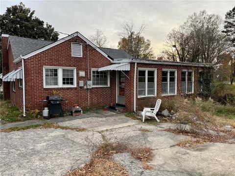 602 Stone Pl, High Point, NC 27262 photo 2