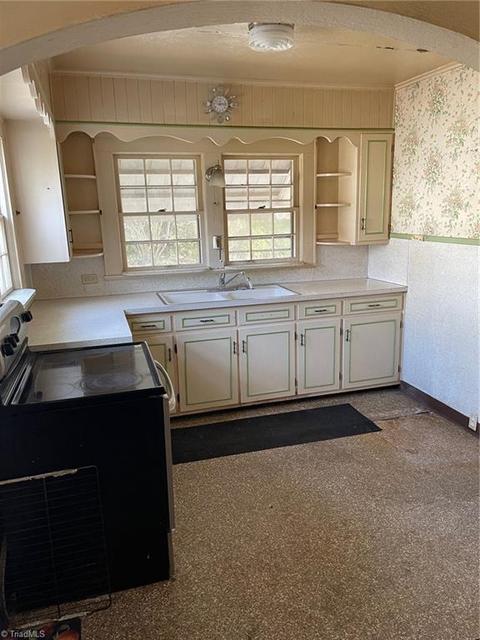 602 Stone Pl, High Point, NC 27262 photo 8