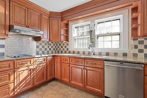 1007 Pine Circle Dr, High Point, NC 27265 photo 11