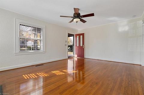 1007 Pine Circle Dr, High Point, NC 27265 photo 6