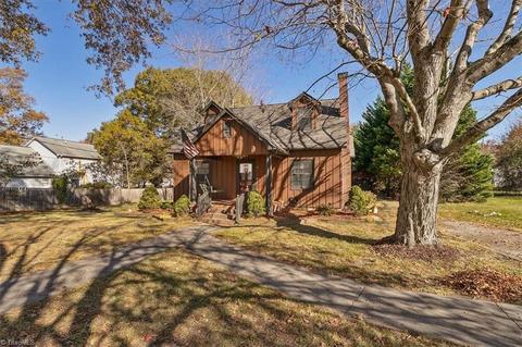 1007 Pine Circle Dr, High Point, NC 27265 photo 3