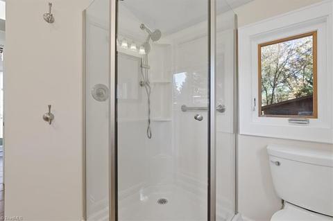 1007 Pine Circle Dr, High Point, NC 27265 photo 17